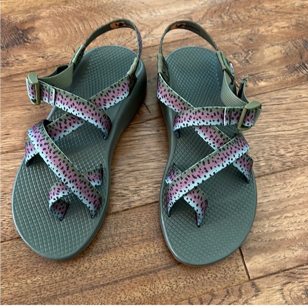 ISO! Thomas Rhett Trout Chacos